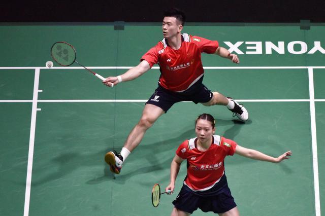 足球在线直播-“雅思”“凡尘”继续领跑混双女双 国羽男双杀入前五